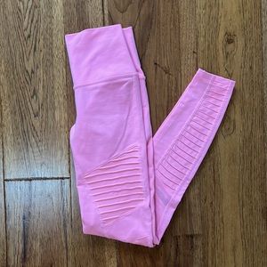 Alo Yoga Moto Leggings Pink XXS